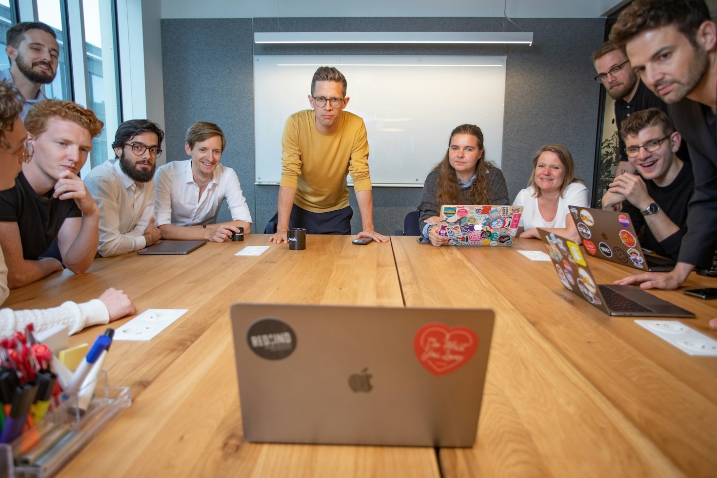 How Engaging Articles Shape Everyday Conversations